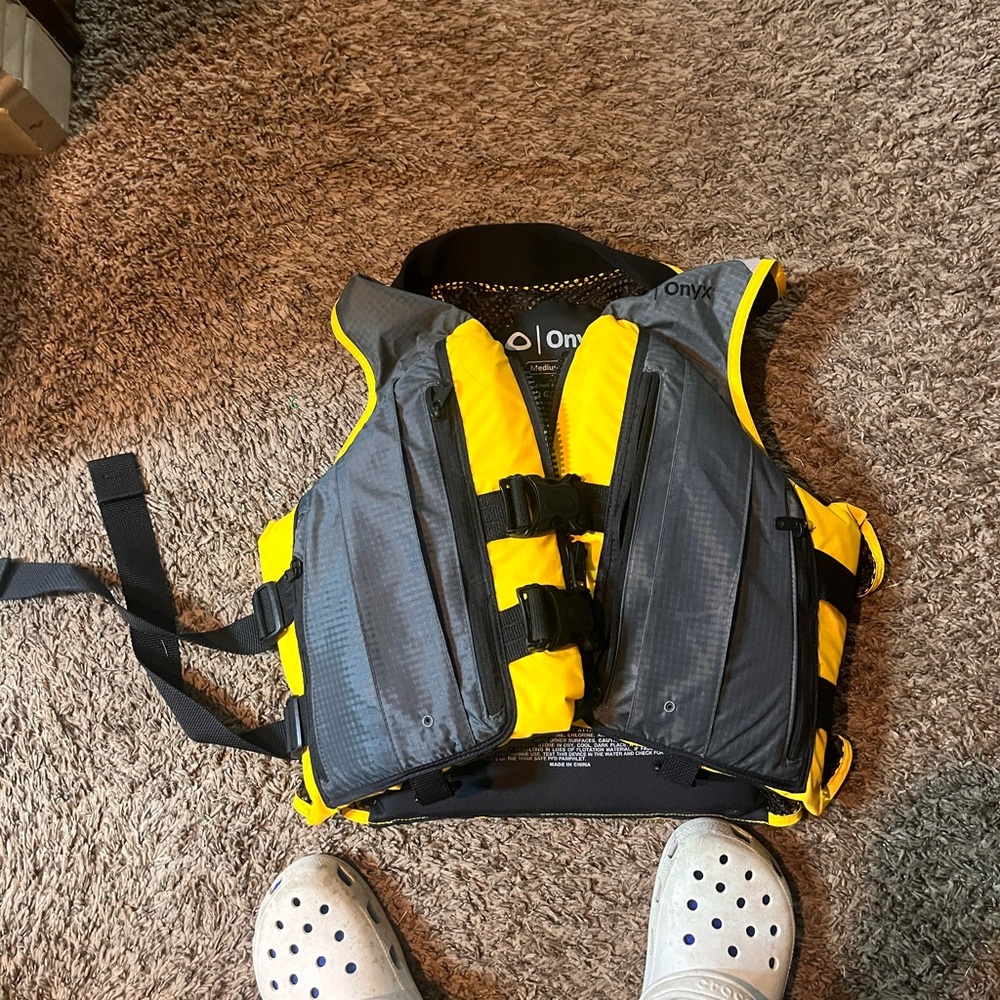 Onyx Medium Yellow and Gray Vest